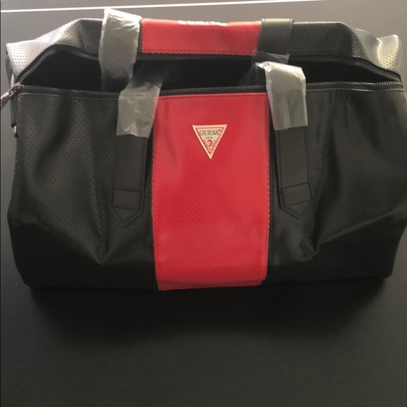 guess travel tote